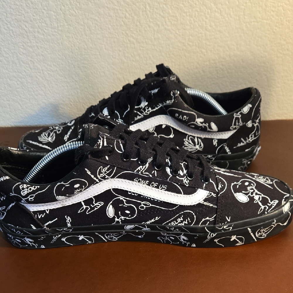Vintage Vans‎ Black and White 2017 Peanuts Cartoon Print Sneakers - Picture 9 of 10
